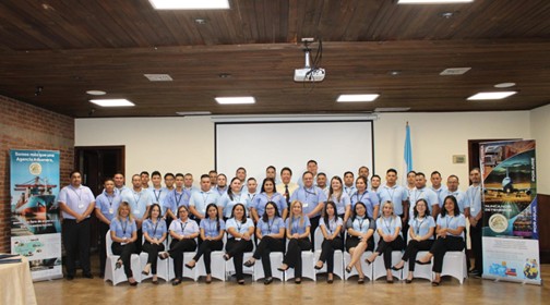 Equipo de trabajo de Guifarro y Asociados en reunión